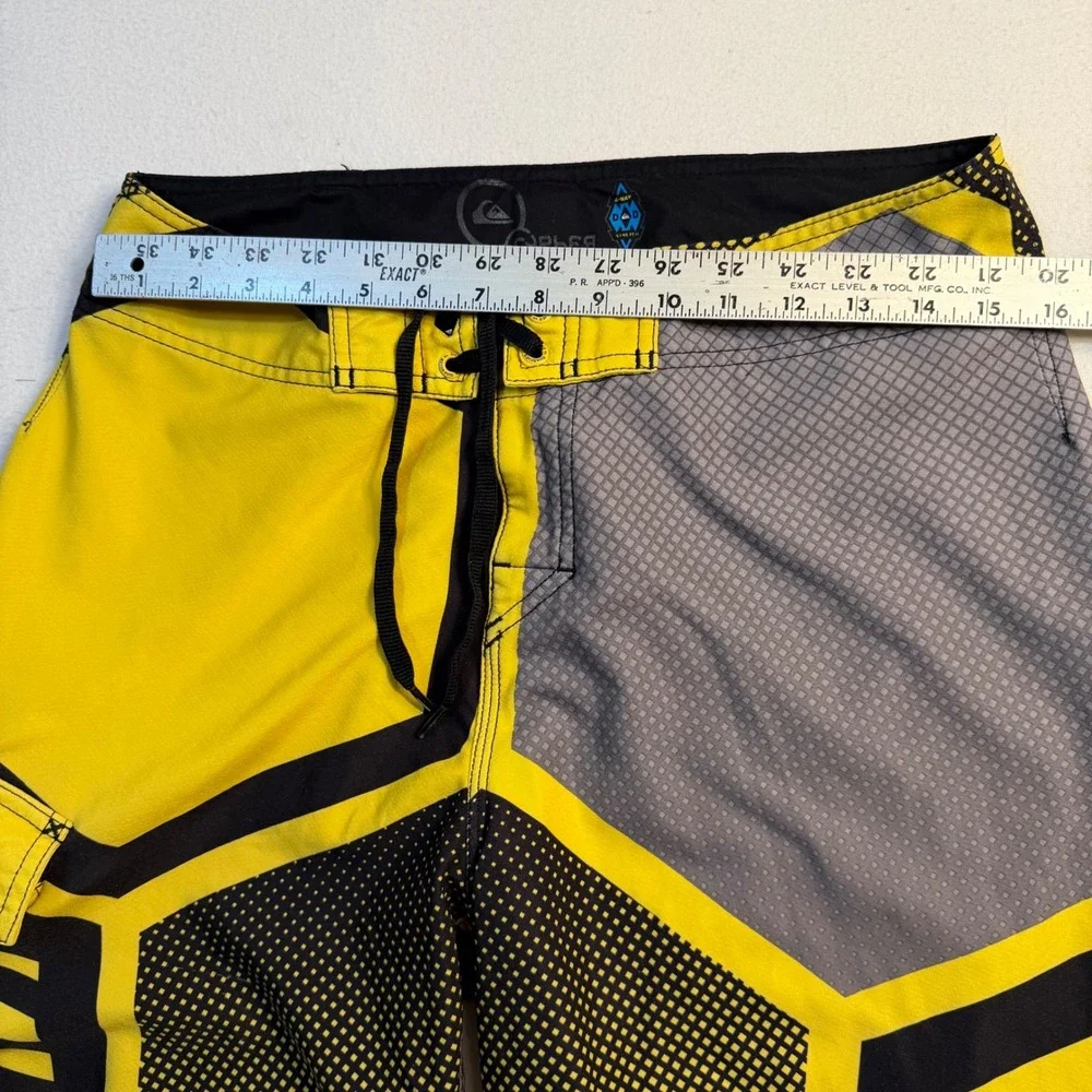 Quiksilver Cypher Series Board Shorts Mens 32 Yellow Black Geometric Swim Trunks